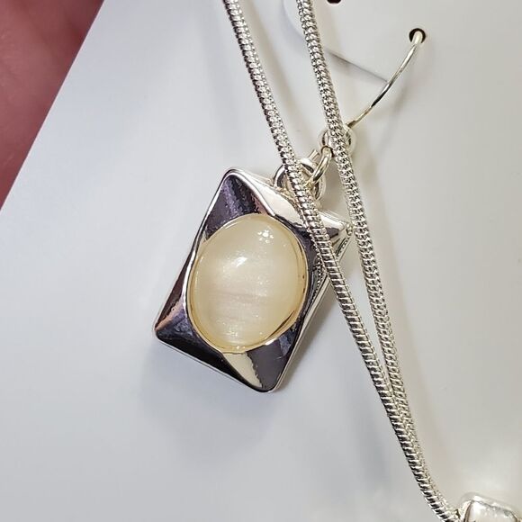 Signature NYC silver tone shimmery stone matching earring and necklace set - Picture 13 of 13